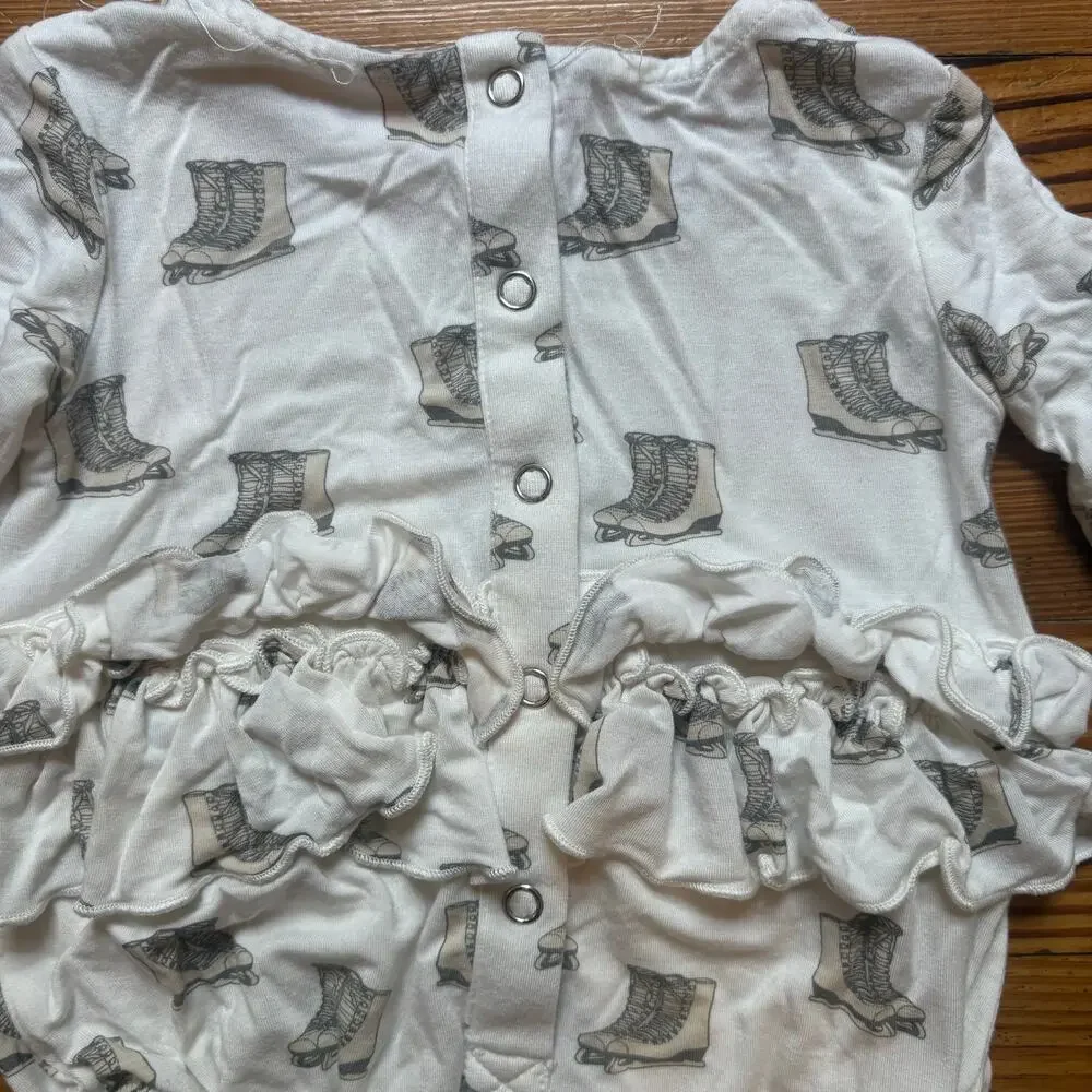 Kate Quinn white gray ice skating long sleeve ruffle butt bodysuit SIZE‎ 3-6M